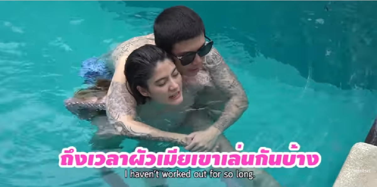 ทริปอบอุ่น! ป๊อก-มาร์กี้ พาลูกแฝดเที่ยวพักผ่อนพัทยา เปิดบ้านพักไปมีสระมรกต