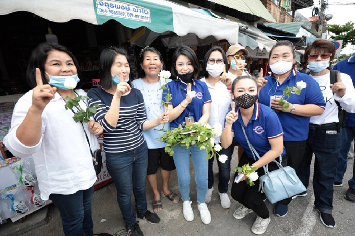 "มาดามเดียร์"ควง ส.ส.พปชร.หาเสียงเลือกตั้งซ่อมลำปางวันสุดท้าย มั่นใจชนะ 100 %