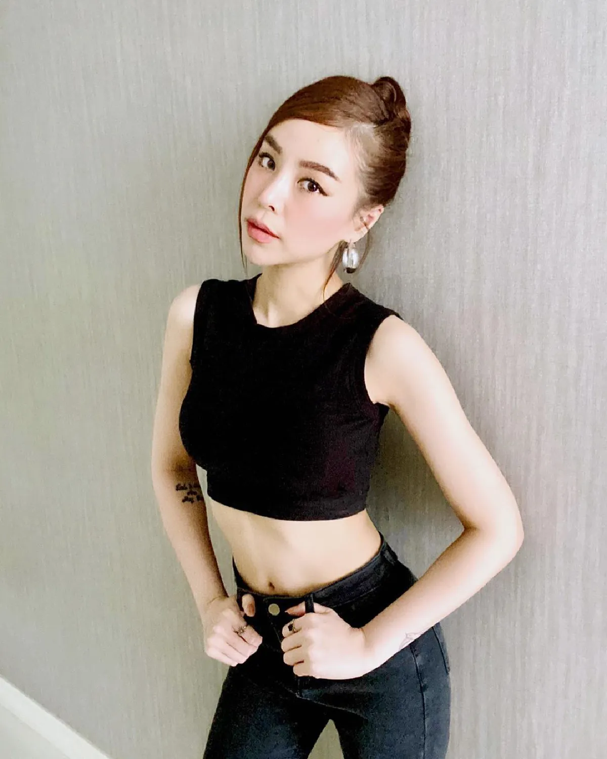 ส่องภาพ ซานิ นิภาภรณ์ อวดหน้าใหม่หวานละมุน แฟนๆแห่ชมสวยขึ้นเป็นกอง