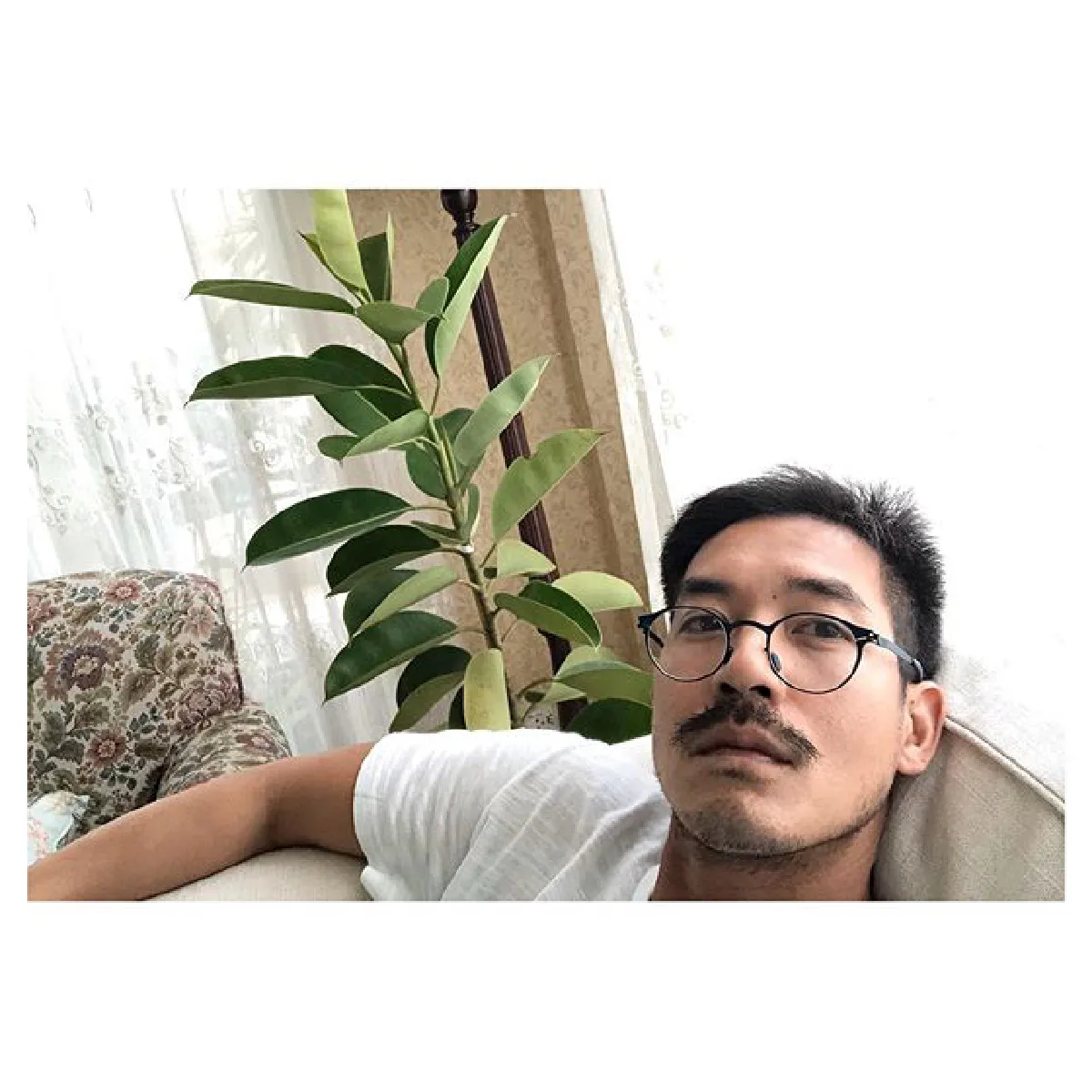 เผยเบื้องหลังภาพสวยของ เบลล่า ตากล้อง เวียร์ สุดทุ่มยืนถ่ายหัวติดเพดาน 