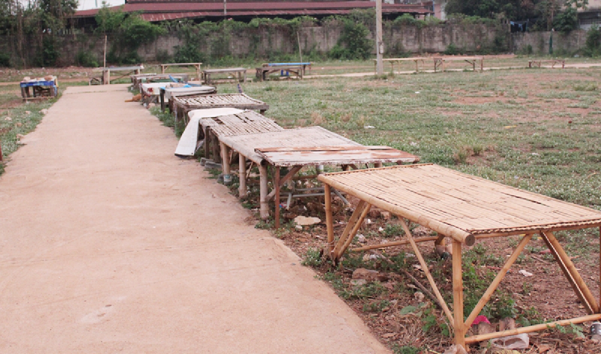 แม่ค้ากลัวพลังสุริยคราสยิ่งกว่าโควิด-19 ไม่กล้าออกมาขายของ