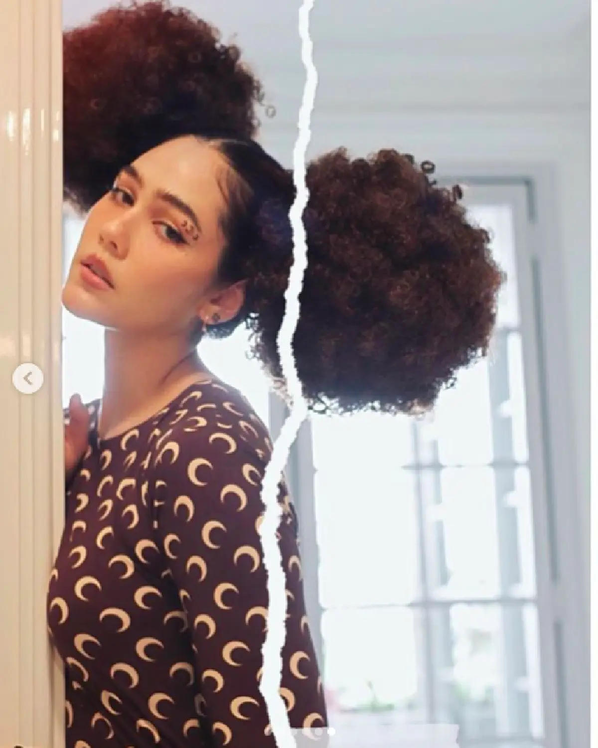  ทำได้คนเดียวจริงๆ! "ชมพู่ อารยา" กับแฟชั่นทรงผมสุดล้ำ ที่ทำเอาถึงกับตาค้าง