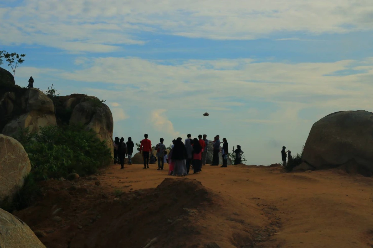 คนนับพันแห่ชมทะเลหมอกวิว360องศาสถานที่ท่องเที่ยวใหม่ของนราฯ