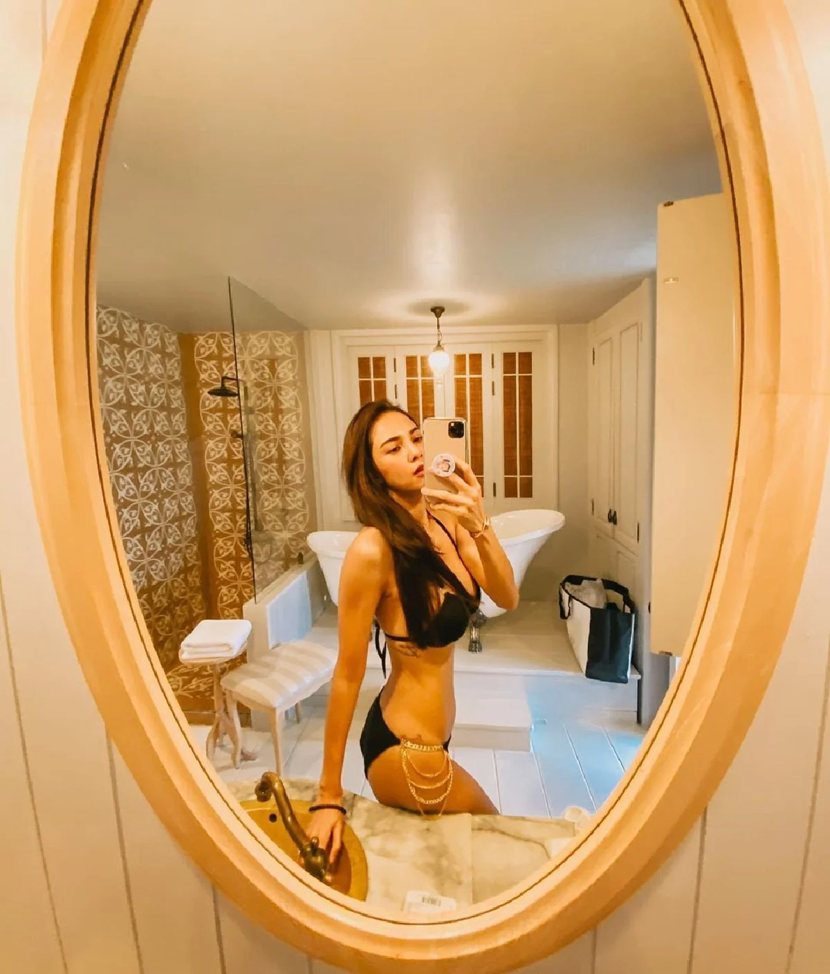 เราจะเป็นแม่ที่ไม่พัง! อุ้ม ลักขณา เซลฟี่โชว์หุ่นสวยแซ่บ..เซ็กซี่ได้สามีไม่ว่า