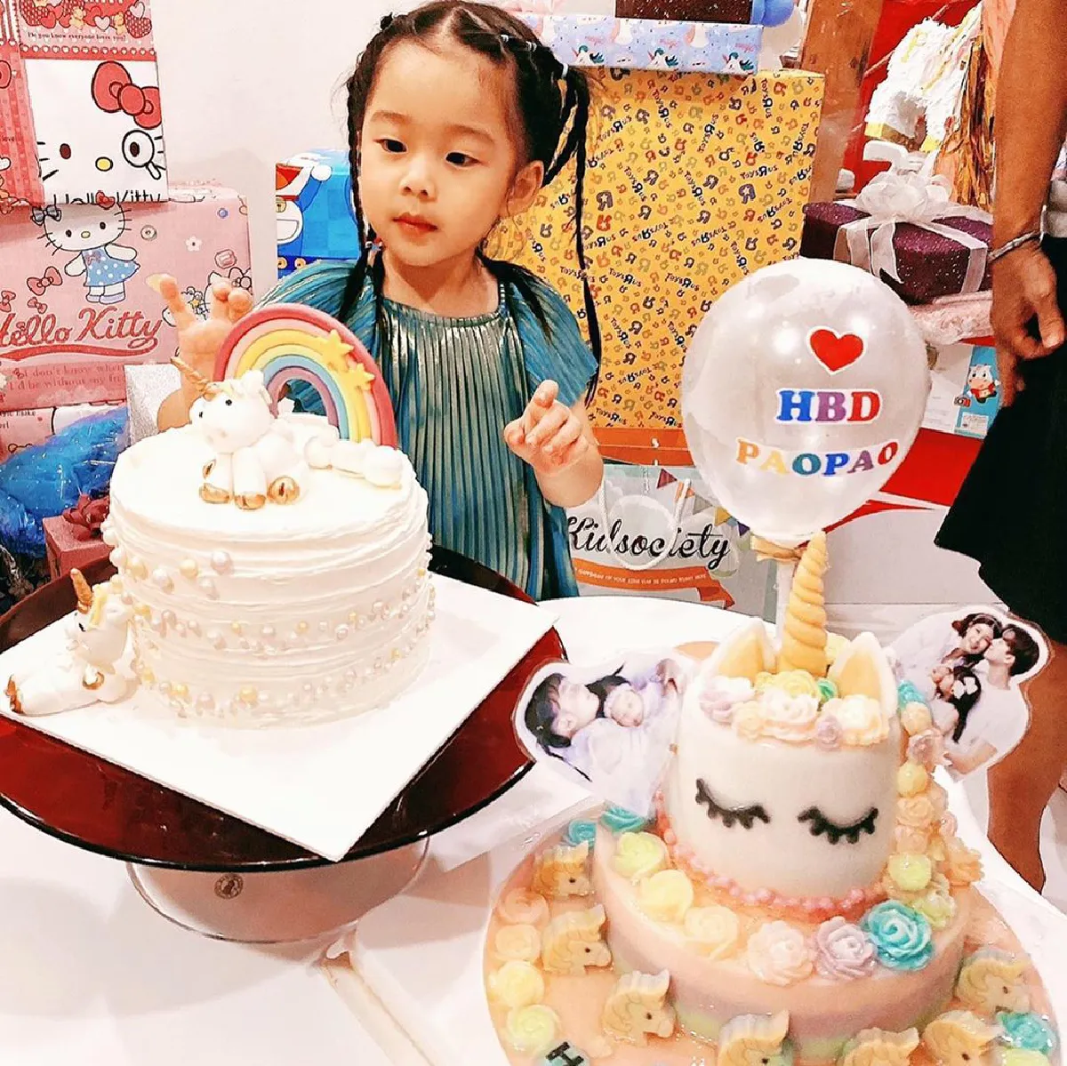 มุมอ่อนโยน! น้องเป่าเปา ก้มกราบเท้า บี้-กุ๊บกิ๊บ ในวันเกิดอายุครบ 4 ขวบ