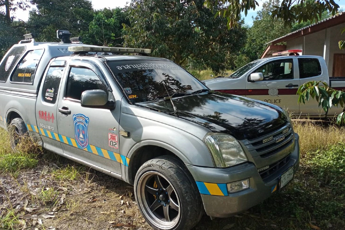 หนุ่มฆ่าตัวตายพิสดาร!ใช้เครื่องเจียรปาดคอกระโดดสระน้ำ