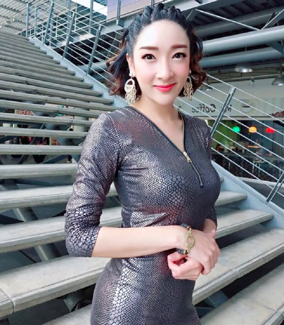  "เฟี้ยว์ฟ้าว" เผยภาพเมฆบนท้องฟ้าเป็นรูปร่างคล้ายพญานาค หลังสร้างพระพุทธเจ้าทันใจ