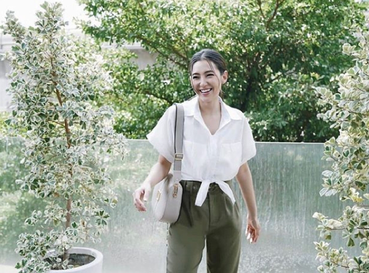 เบลล่า ราณี ยิ้มแก้มปริ! ชวน เวียร์ ศกุลวัฒน์ ร่วมทำบุญบ้านสวนร่มรื่นน่าอยู่