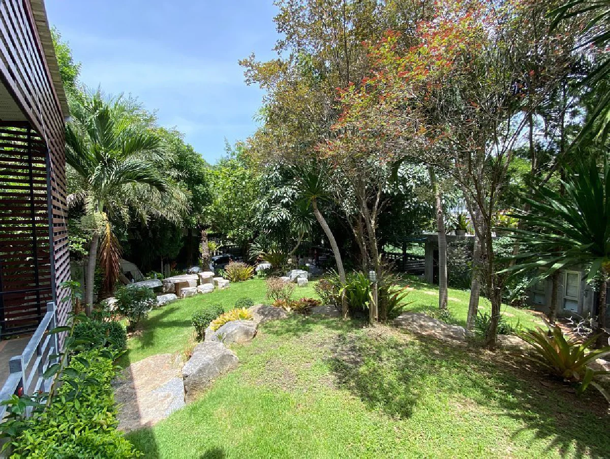 เบลล่า ราณี ยิ้มแก้มปริ! ชวน เวียร์ ศกุลวัฒน์ ร่วมทำบุญบ้านสวนร่มรื่นน่าอยู่