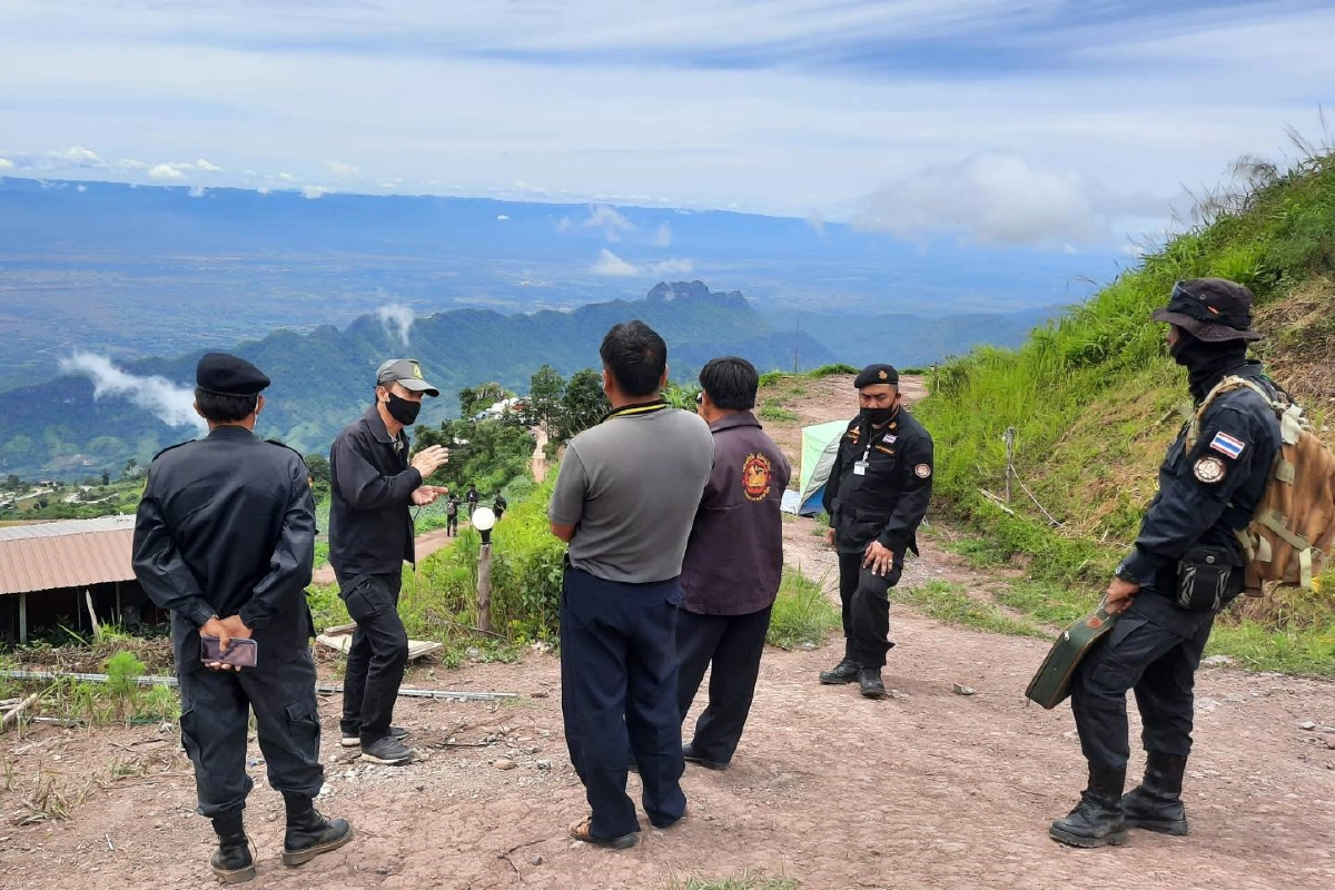 "ผาหัวสิงห์"ภูทับเบิกถูกร้องปลูกสิ่งก่อสร้างใหม่ไม่ขออนุญาต