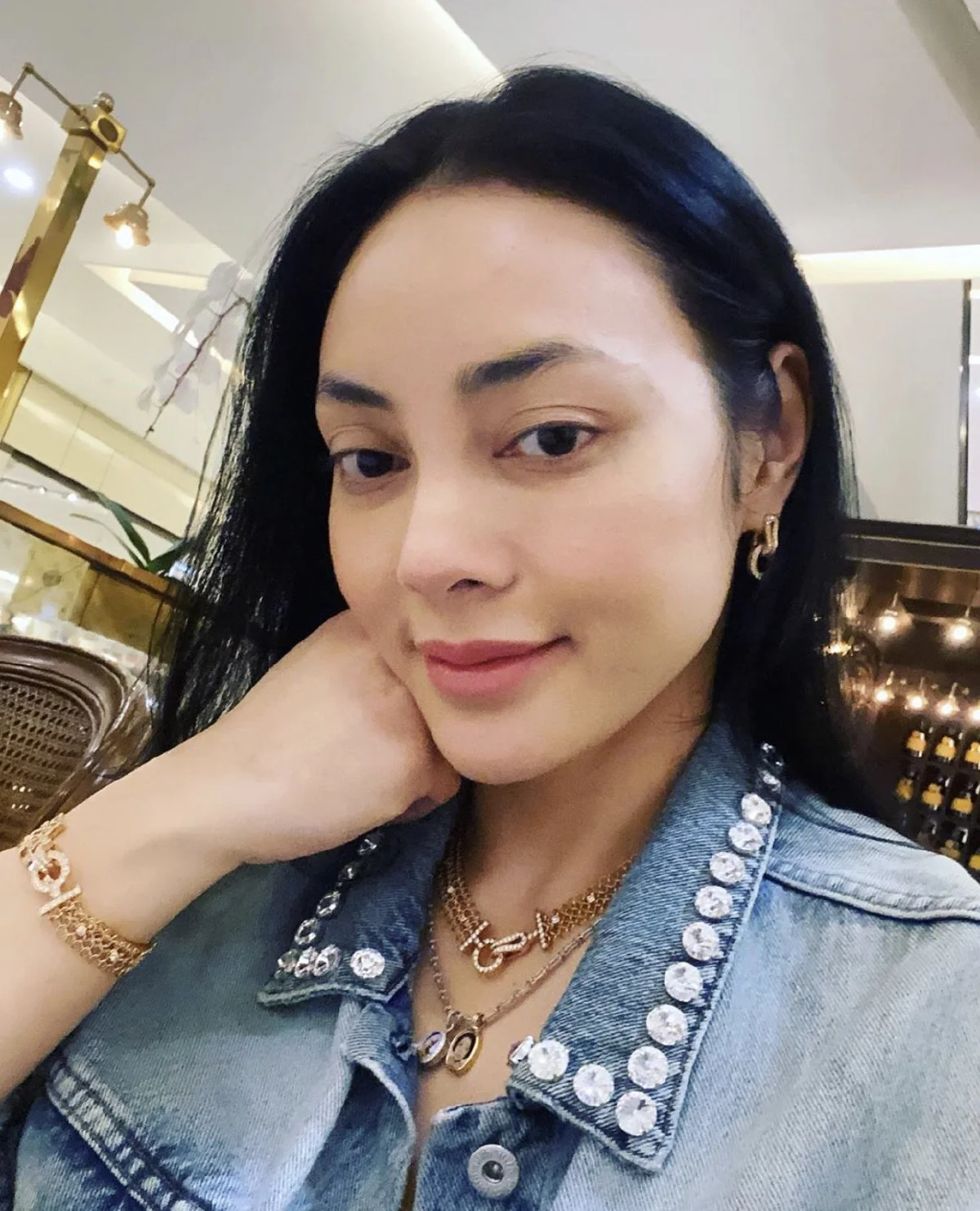 ตั๊ก บงกช สายลุย..ปีนบันไดซ่อมแอร์ ลั่นชีวิตจริงไม่ใช่เจ้าหญิงอย่างที่ทุกคนคิด