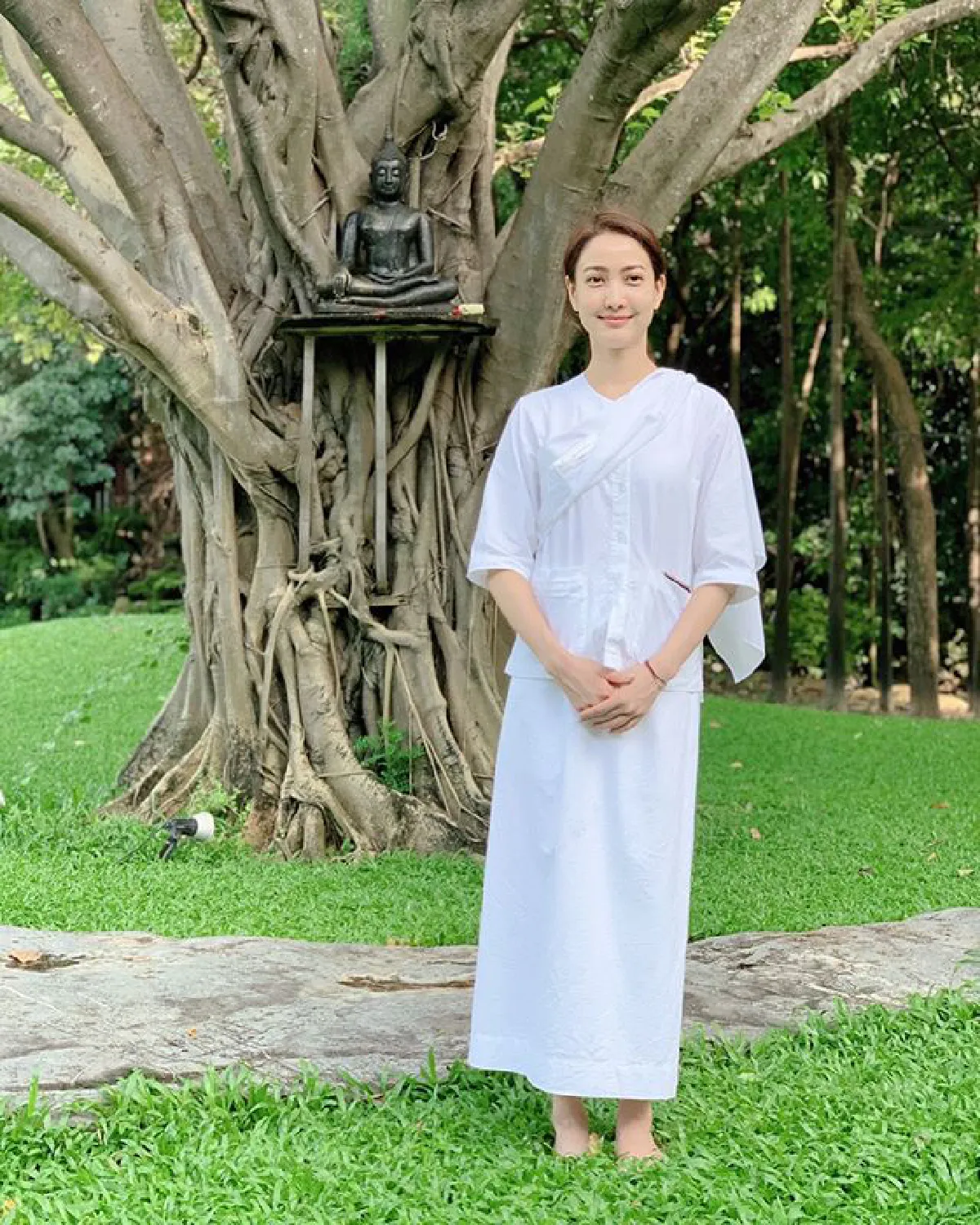 แต้ว ณฐพร พาครอบครัวทำบุญต่อเนื่อง หวังพลังบุญช่วยให้คุณพ่ออาการป่วยดีขึ้น