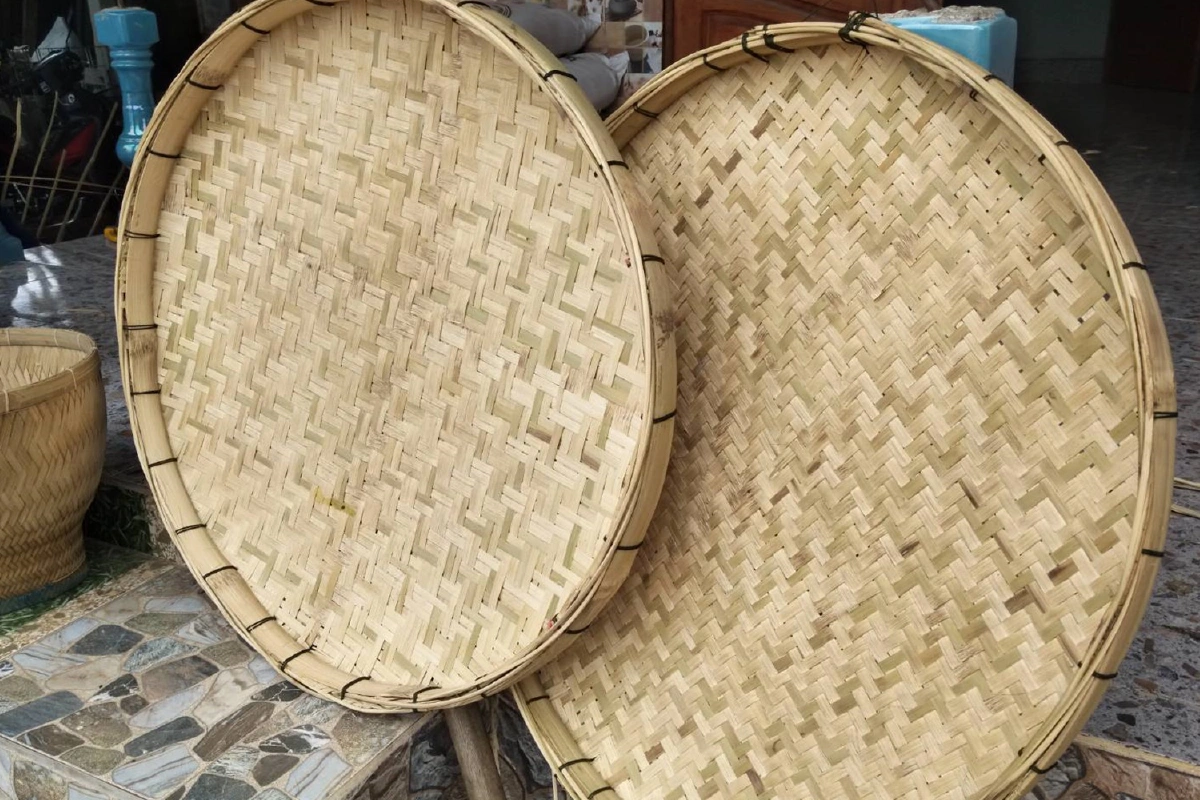 คุณตาวัย78ขาด้วนสู้ชีวิตจักสานตะกร้าขายสร้างรายได้เลี้ยงครอบครัว