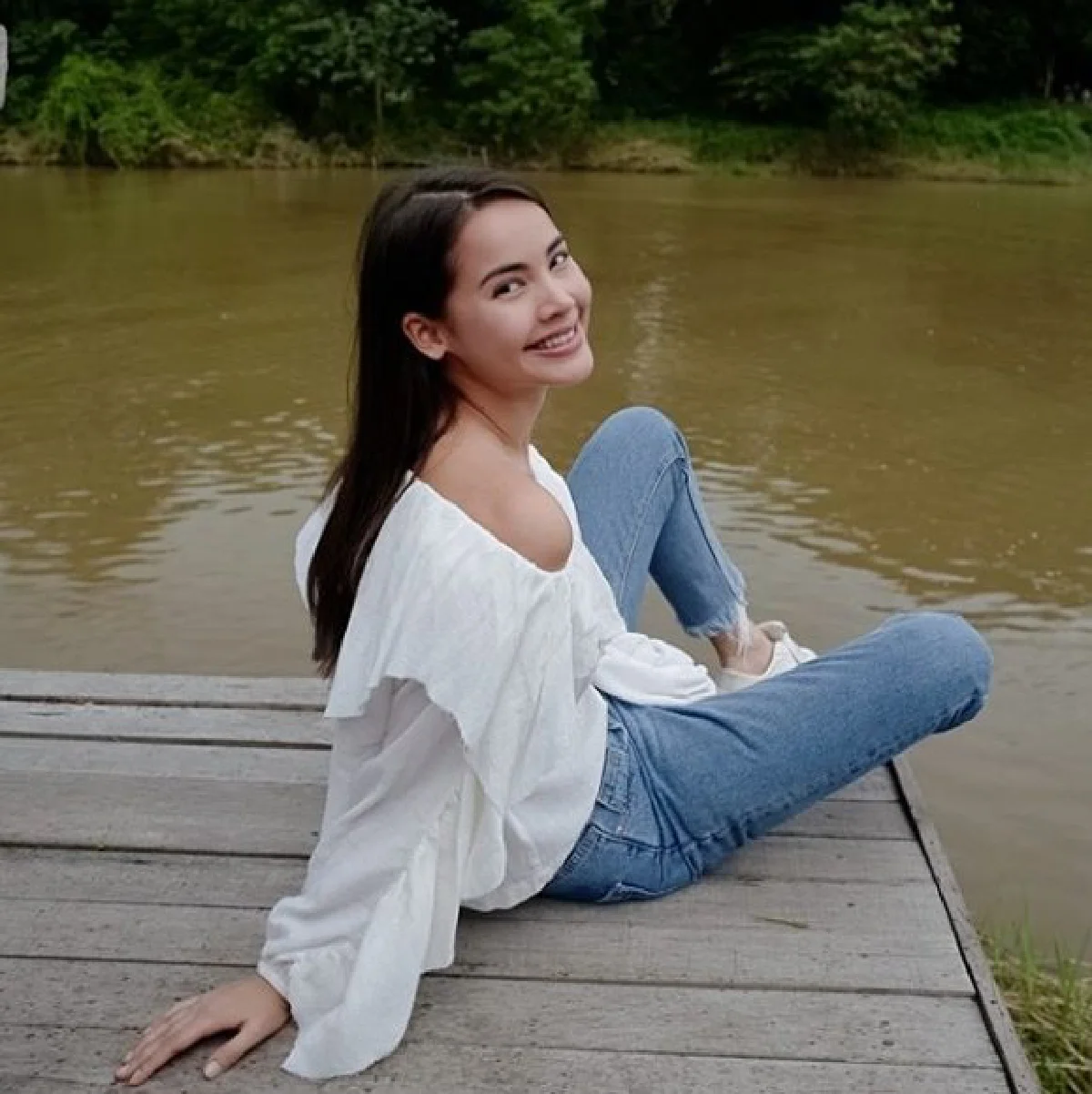 ราคาจะสูงขึ้นมั้ย? ญาญ่า อุรัสยา ถ่ายภาพนั่งปิ้งหัวมันชิลๆ ชาวเน็ตตามมาแซวเพียบ