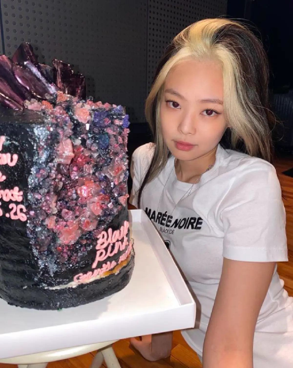 “เป๊กซ์ Zeal” สุดฮา! ขุดรูปอดีตเทียบ “เจนนี่ BLACKPINK” ทำสีผมเหมือนกัน