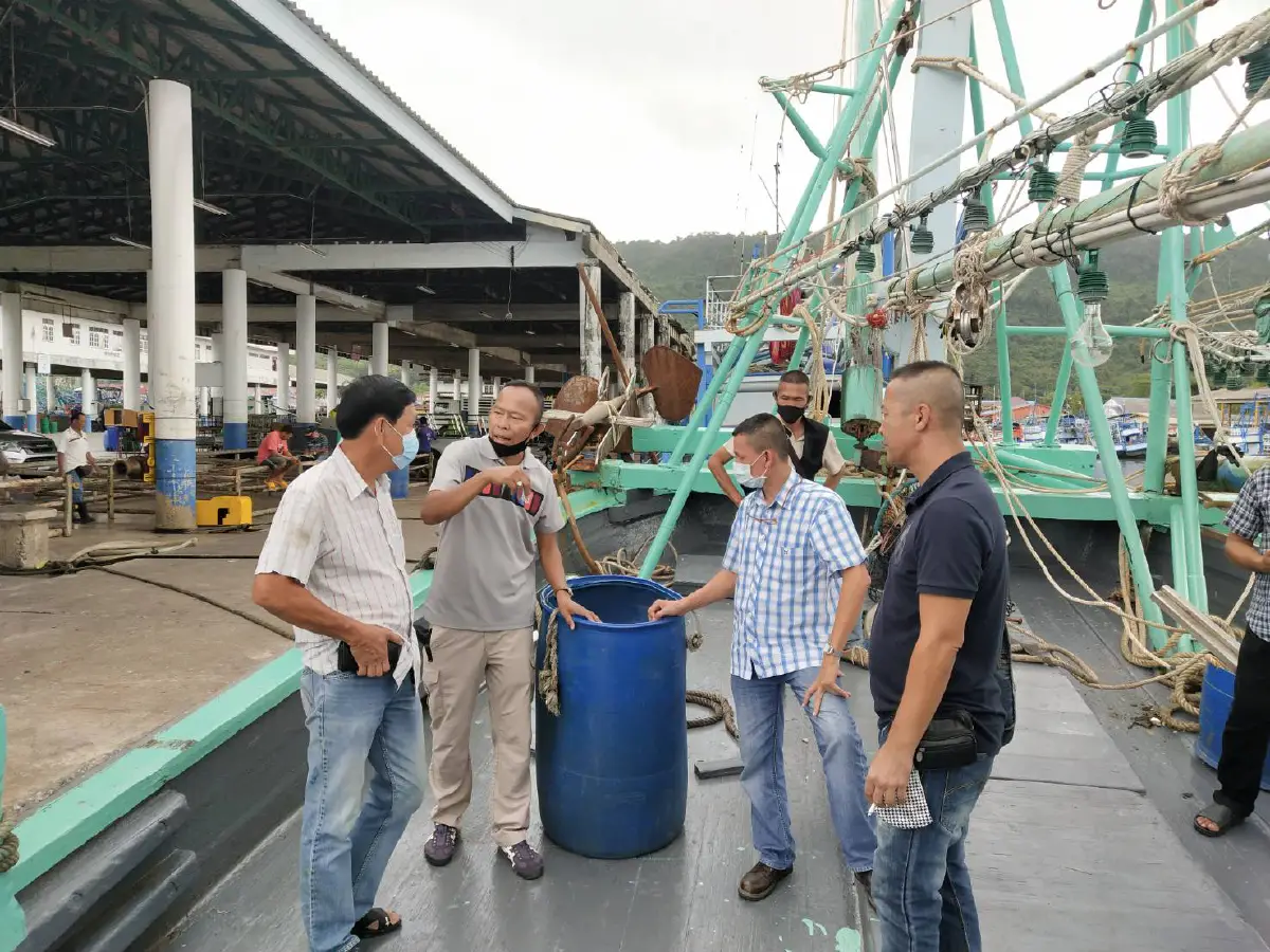 จับไต๋เรือพร้อมลูกน้องซุกไอซ์หลายกิโลฯเก็บได้จากกลางทะเล