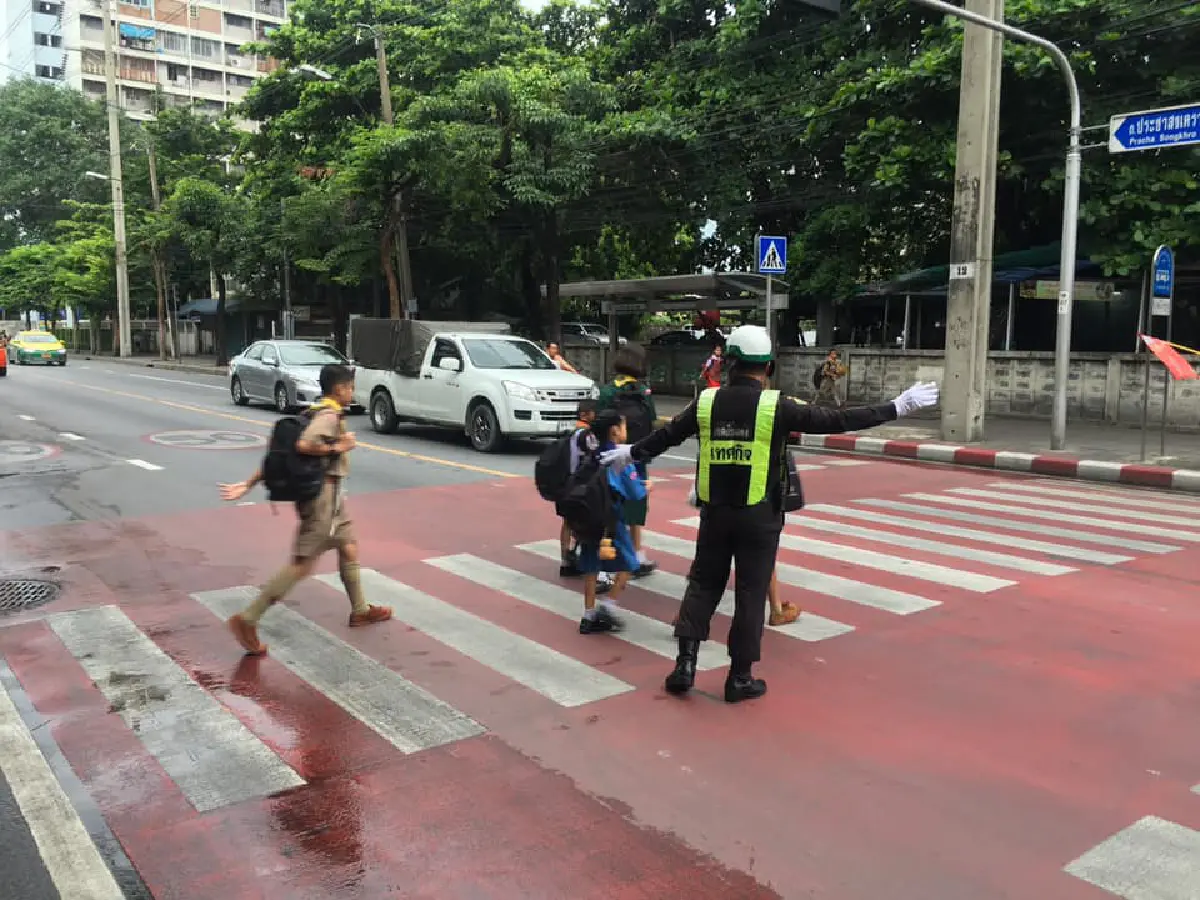 กทม.จัดเทศกิจ 451 นายช่วยงานตำรวจรับมือเปิดเทอม