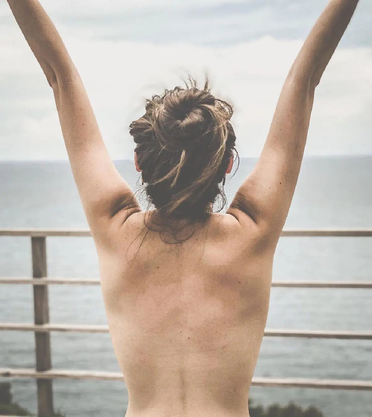 “จิ๊บ ปกฉัตร” แซ่บหนัก! เปลือยอกถ่ายภาพเบาๆ 