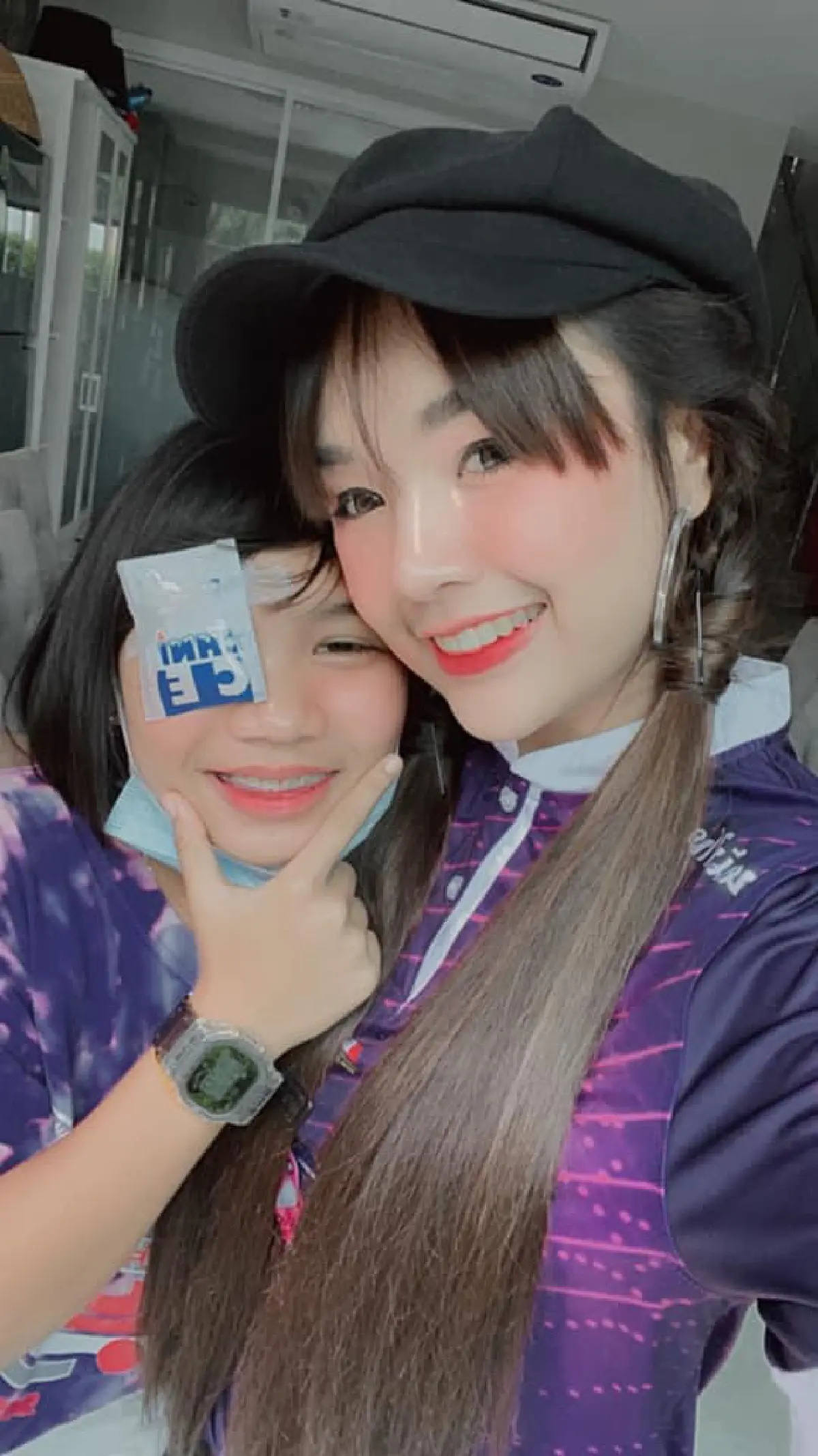 "ลิลลี่ ได้หมดถ้าสดชื่น" จู่ๆ วูบล้มหัวฟาดพื้น ขณะกำลังตัดผม