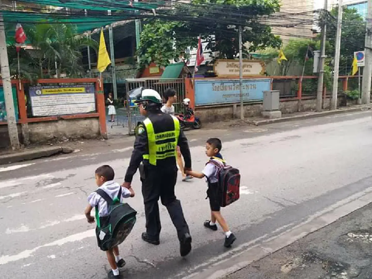 กทม.จัดเทศกิจ 451 นายช่วยงานตำรวจรับมือเปิดเทอม