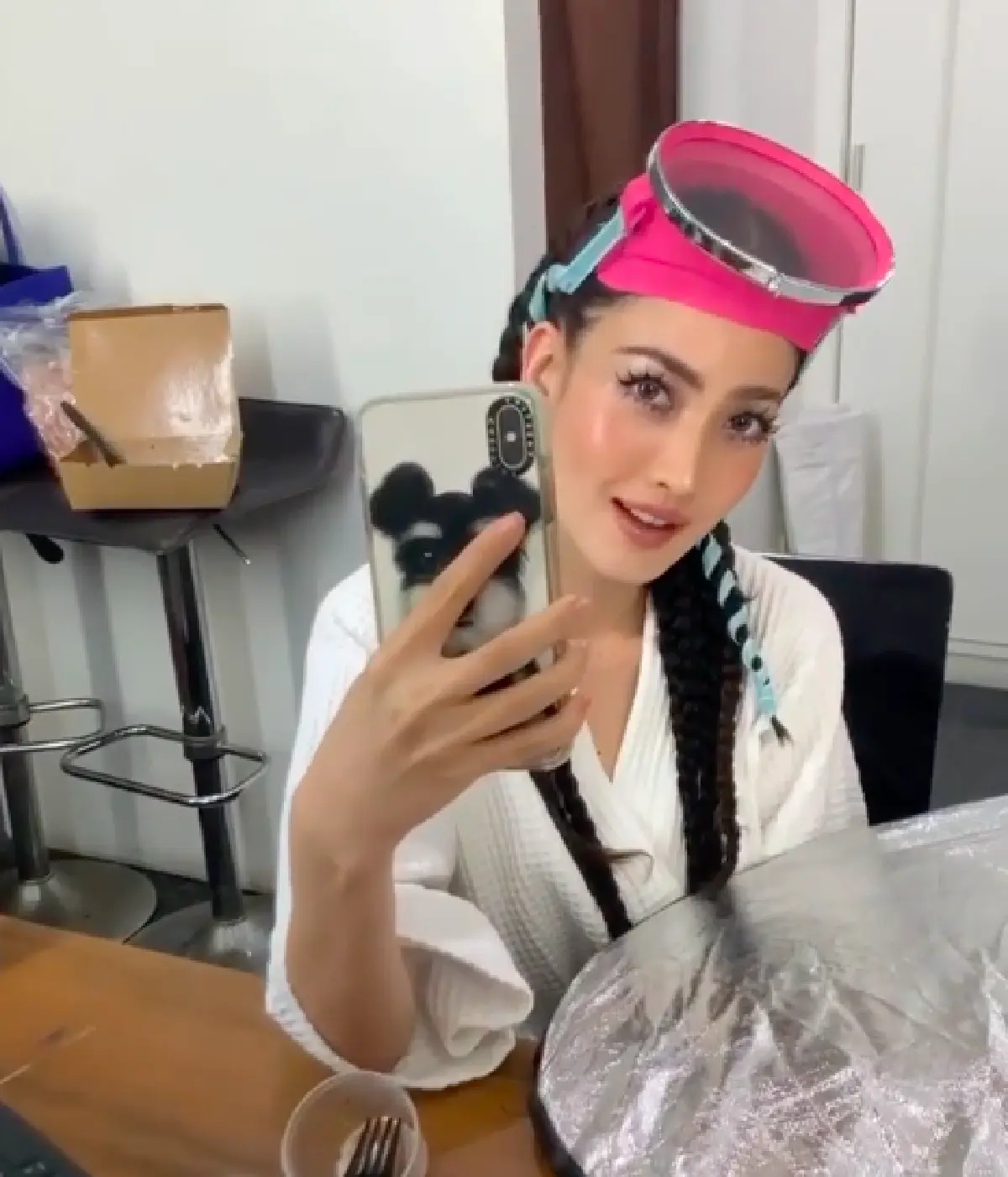 ขยุ้มหัวใจมาก! “แต้ว ณฐพร” กับเมคอัพลุคที่ขนตาสุดปัง 