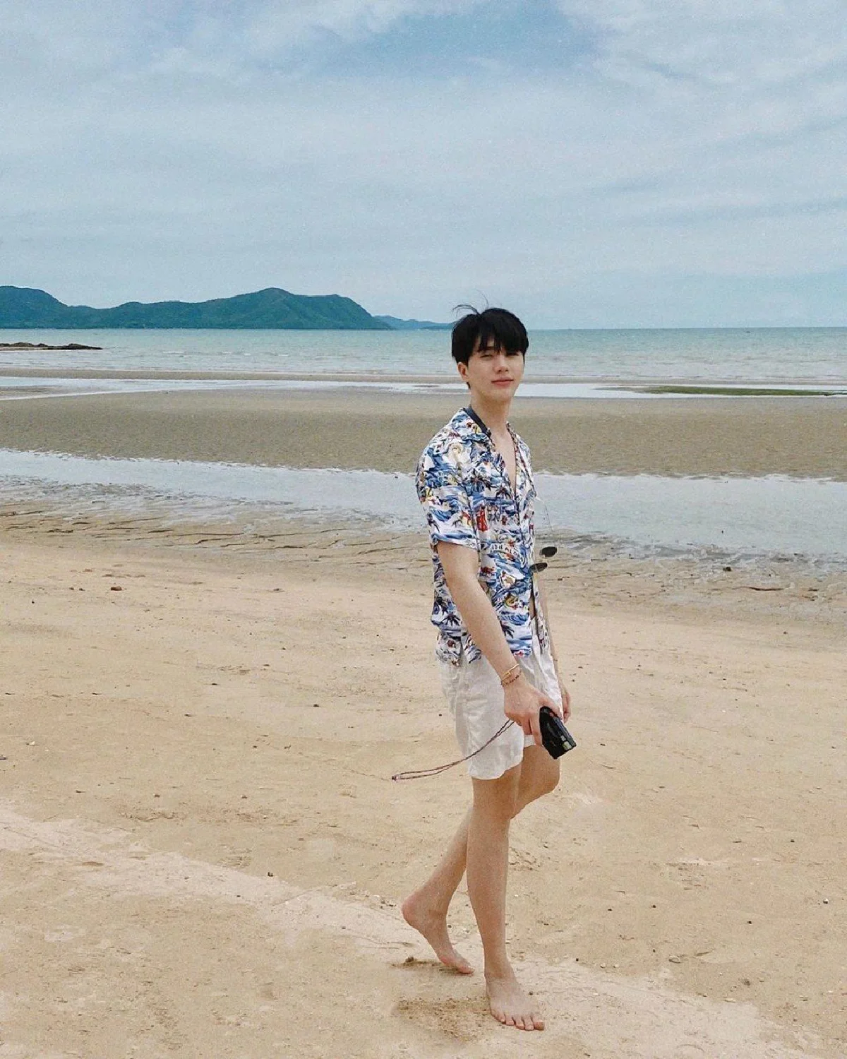 อิน สาริน ถอดเสื้ออวดหุ่นแซ่บนานๆที หล่องานดีแฟนๆใจละลาย