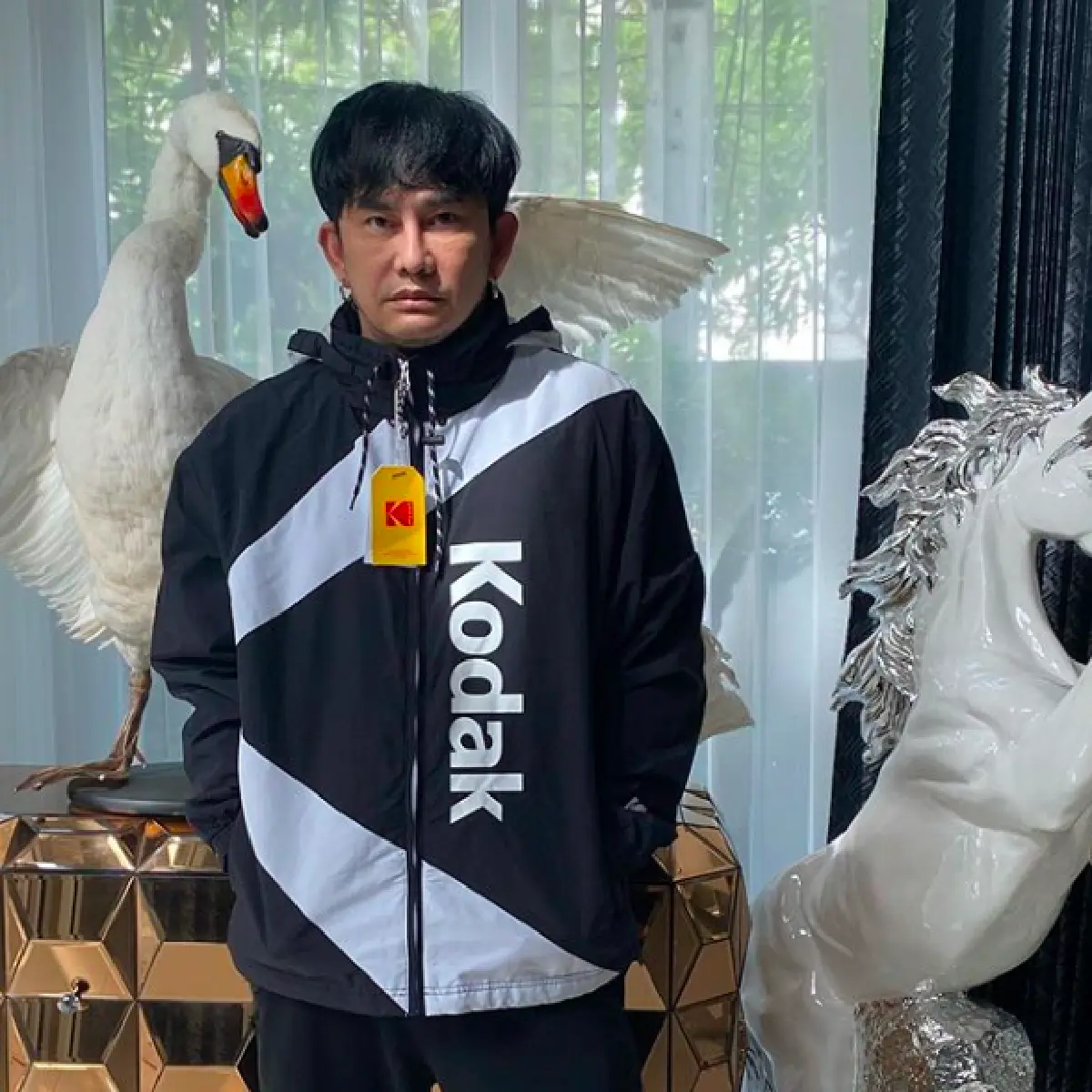 “พจน์ อานนท์” ถอยรถใหม่ป้ายแดง พร้อมกับแจกเลขเด็ดเบาๆ