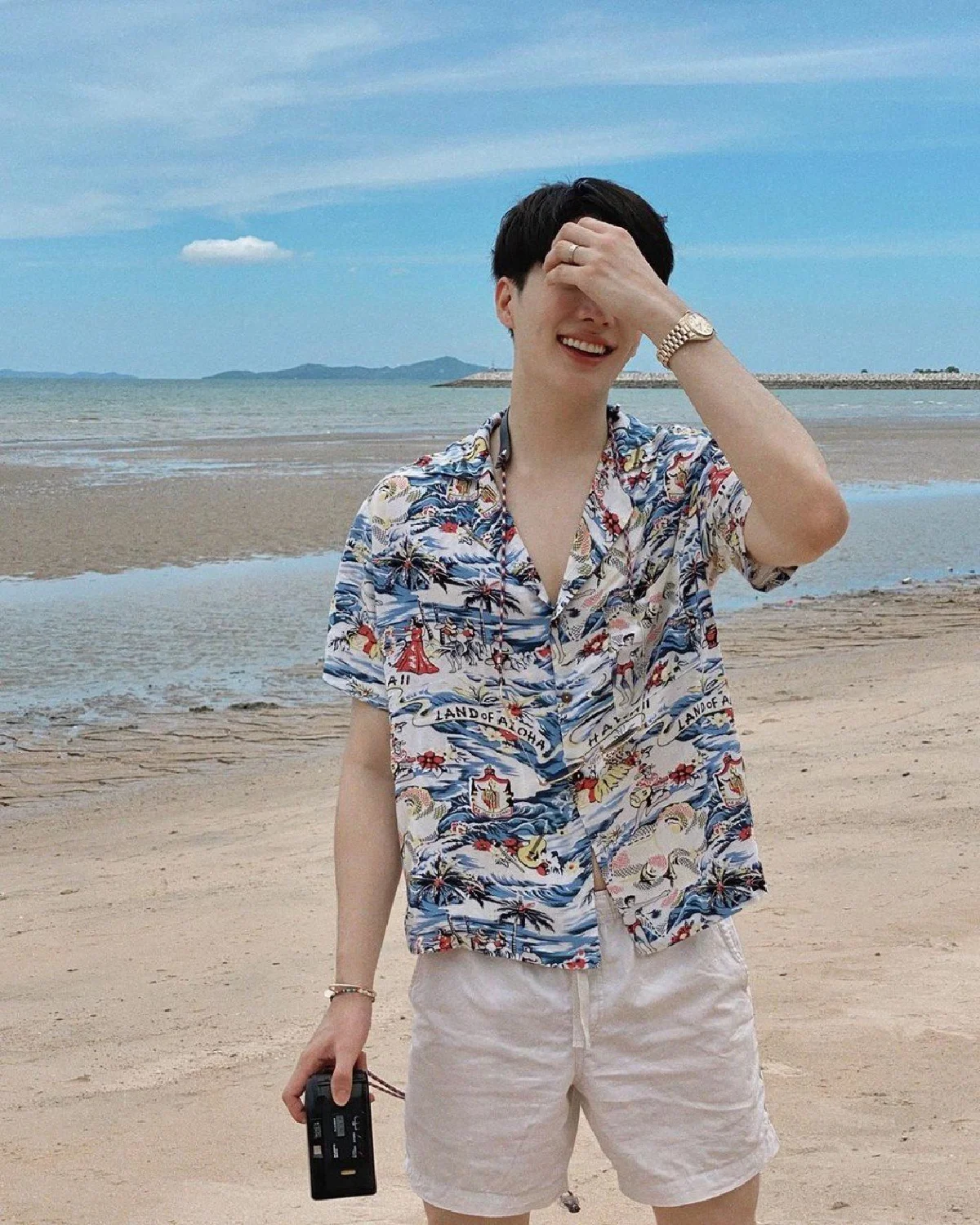 อิน สาริน ถอดเสื้ออวดหุ่นแซ่บนานๆที หล่องานดีแฟนๆใจละลาย