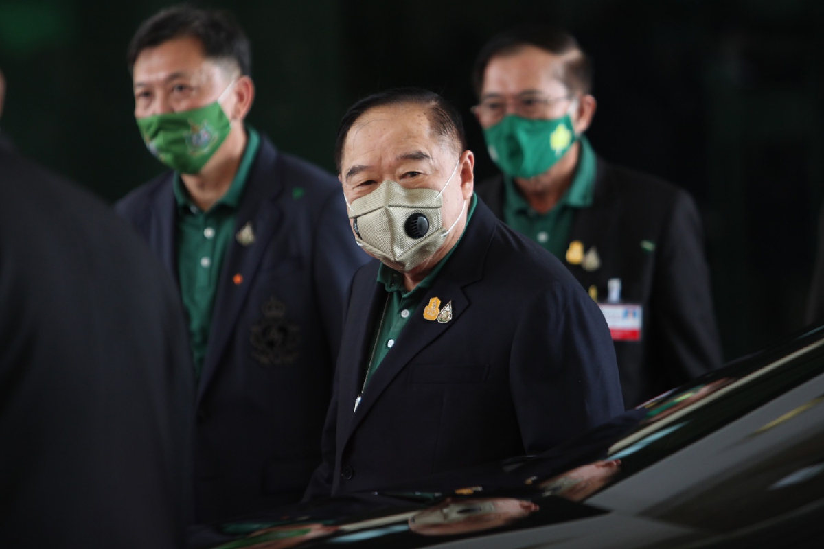 "บิ๊กป้อม"เข้าทำเนียบประชุมครม.-สนธิรัตน์ปัดตอบข่าวลาออก "บิ๊กป้อม"เข้าทำเนียบประชุมครม.-สนธิรัตน์ปัดตอบข่าวลาออก