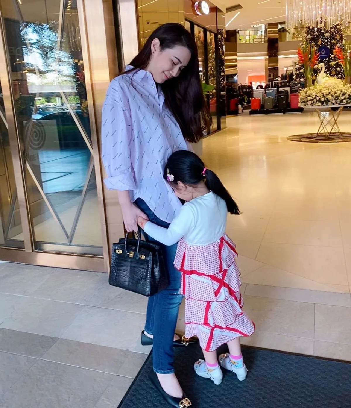 เมย์ ปทิดา อวดภาพยิ้มสดใส คนโฟกัสท้อง..ถามมีน้องหรือเปล่า?