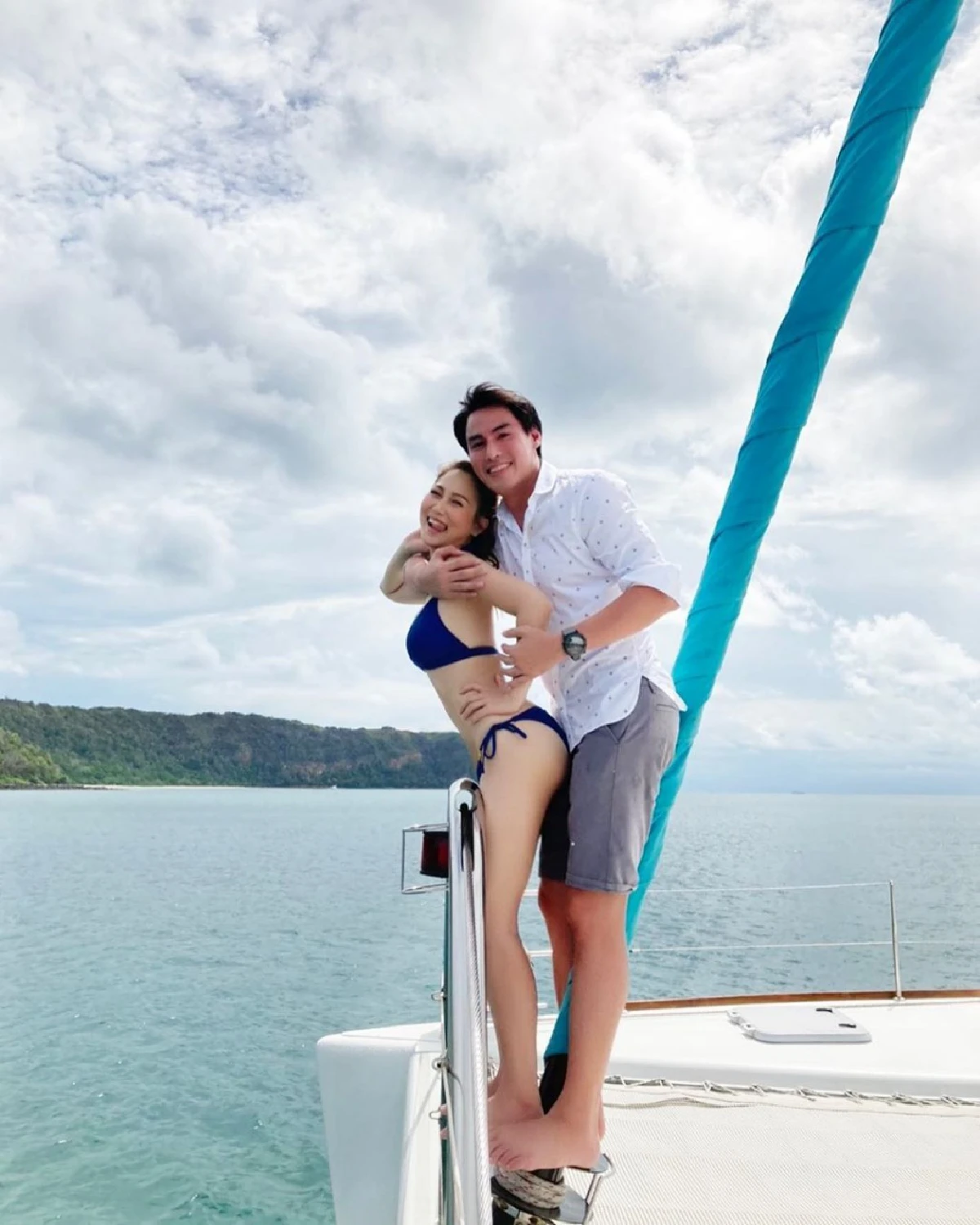 ท่าโพสสุดแซ่บ! นาวิน ต้าร์ พา ไฮโซน้ำหวาน ล่องเรือยอร์ชฉลองวันเกิด 