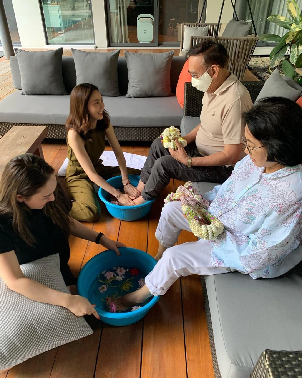 มิตรภาพต่างช่อง! อั้ม พัชราภา ส่งกำลังใจให้ แต้ว ณฐพร หลังทราบข่าวคุณพ่อป่วย