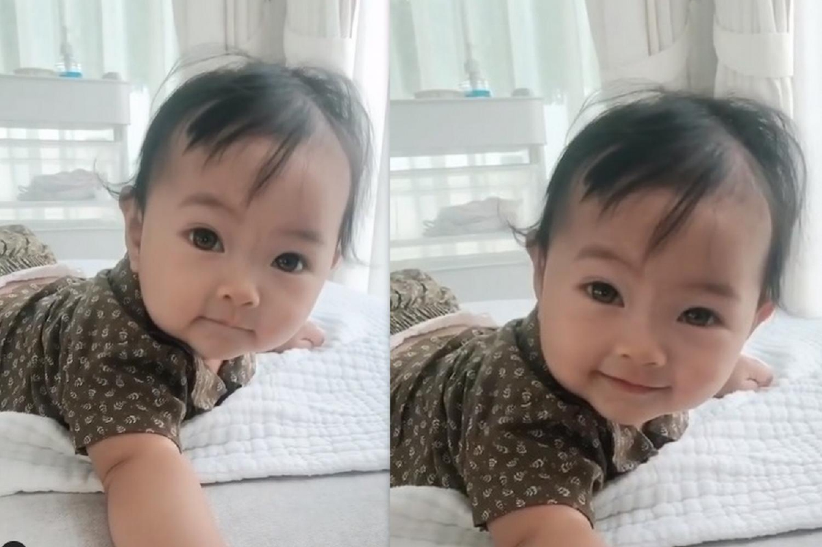 น้องโนล่า ยิ้มหวานส่งสายตาแป๋วสู้กล้อง อวดความน่ารักดูแล้วหลงหนักมาก (คลิป) น้องโนล่า ยิ้มหวานส่งสายตาแป๋วสู้กล้อง อวดความน่ารักดูแล้วหลงหนักมาก (คลิป)