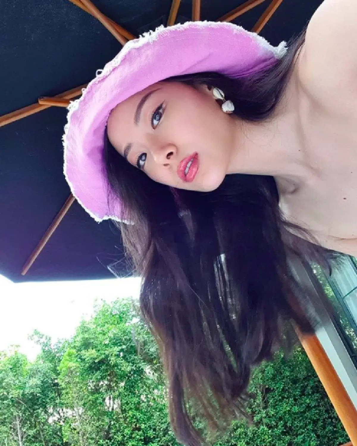 เซ็กซี่แพ็คคู่! “ออม-ทับทิม" สลัดผ้าโชว์หุ่นแซ่บในทริปหัวหิน