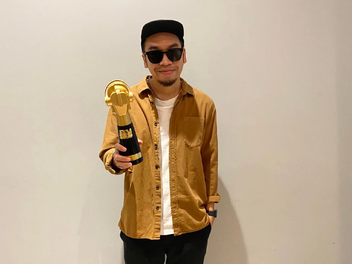 แว่นใหญ่ คว้าศิลปินแห่งปี JTMA2020 แบมแบม-ไอซ์-แพรวา ร่วมสร้างปรากฏการณ์