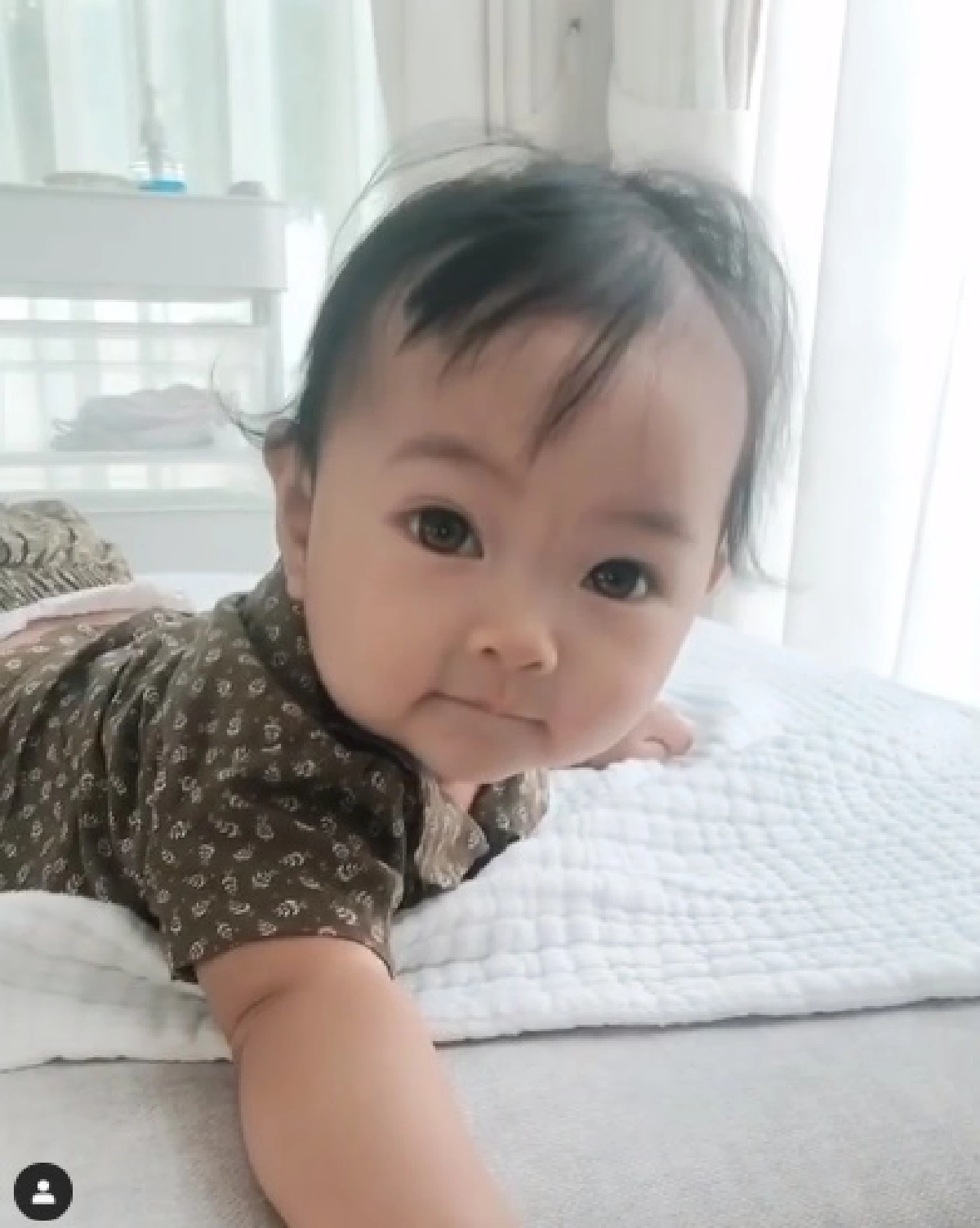 น้องโนล่า ยิ้มหวานส่งสายตาแป๋วสู้กล้อง อวดความน่ารักดูแล้วหลงหนักมาก (คลิป)