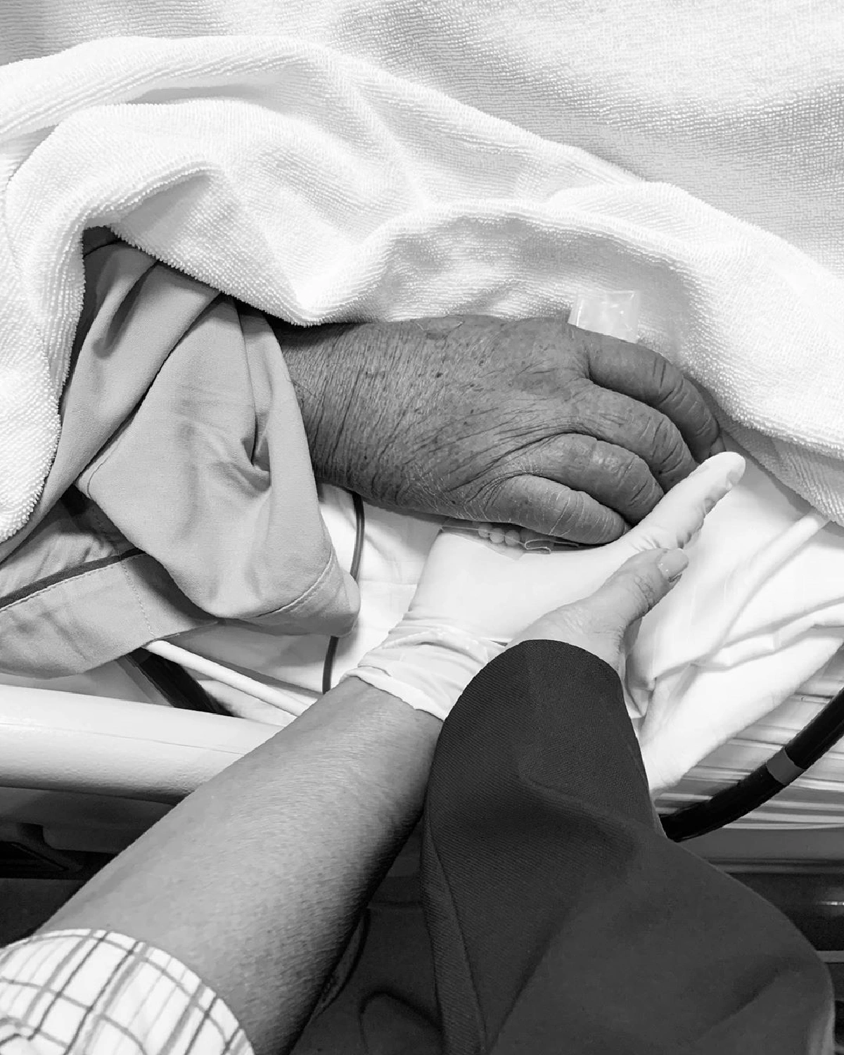 คนบันเทิงส่งกำลังใจให้ แต้ว ณฐพร หลังสูญเสียคุณพ่อณรงค์ เตมีรักษ์