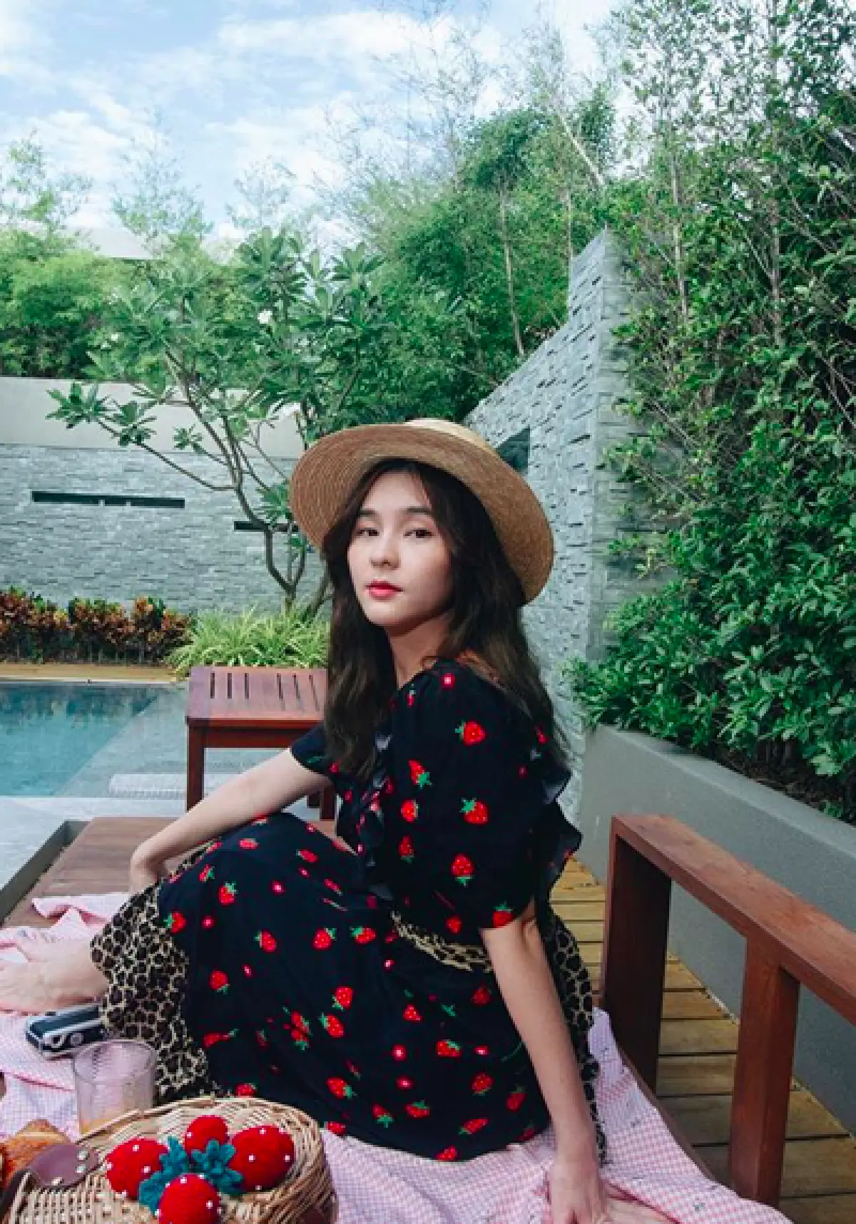 เซ็กซี่แพ็คคู่! “ออม-ทับทิม" สลัดผ้าโชว์หุ่นแซ่บในทริปหัวหิน