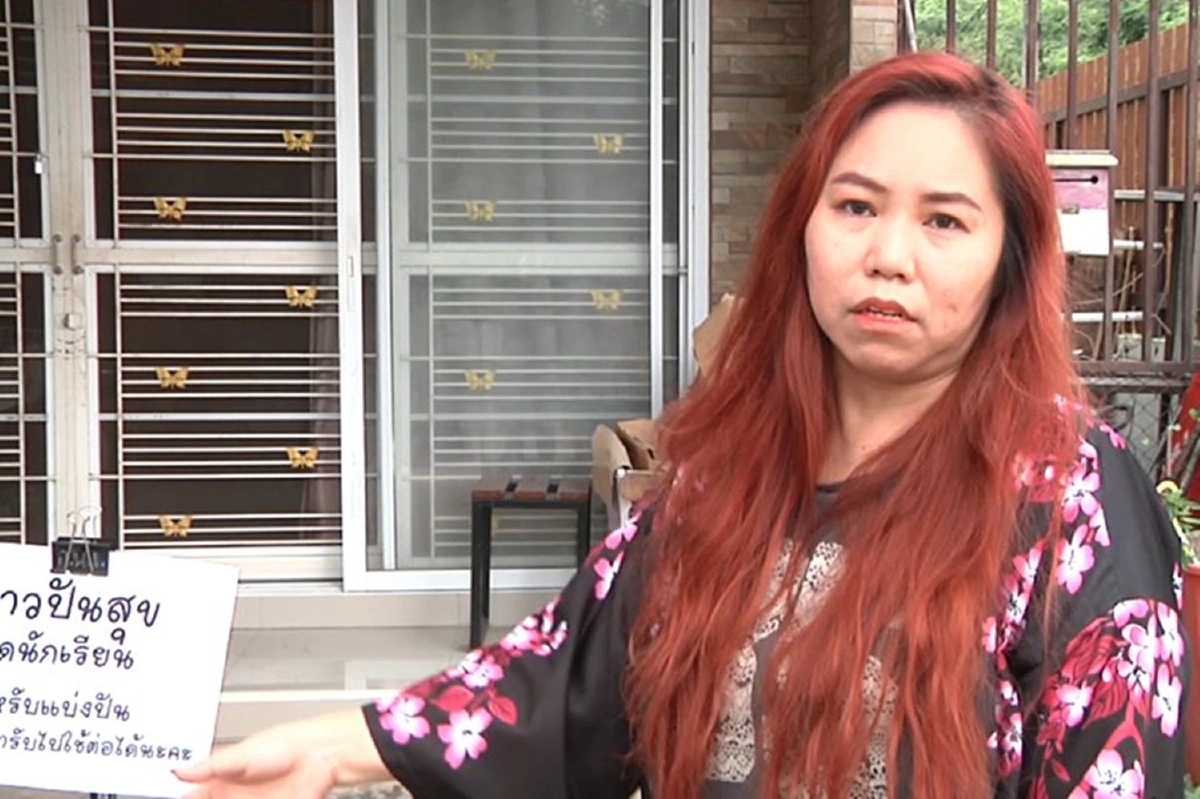 สาวใจดีตั้งราวปันสุขแบ่งปันเสื้อผ้านักเรียนให้เด็กยากจน