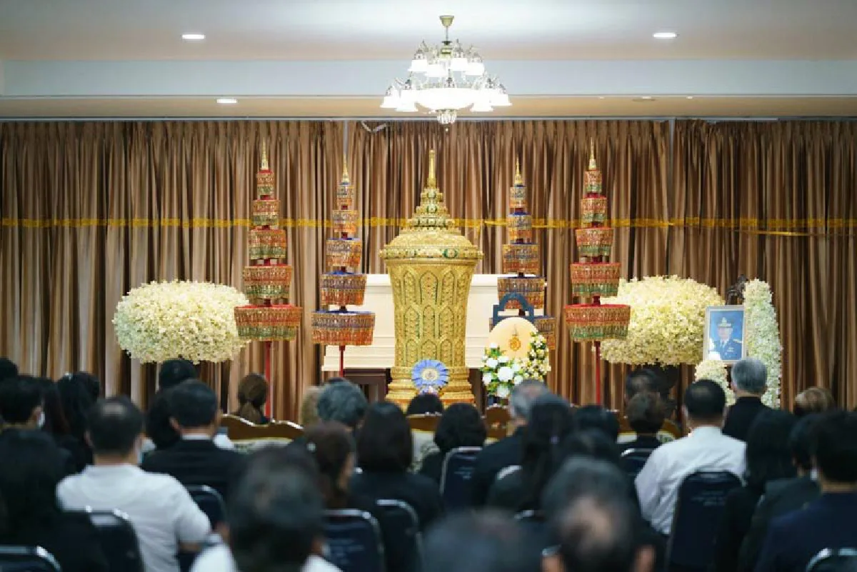 เจ้าฟ้าสิริวัณณวรีฯ พระราชทานพวงมาลาในงานศพ คุณพ่อแต้ว ณฐพร