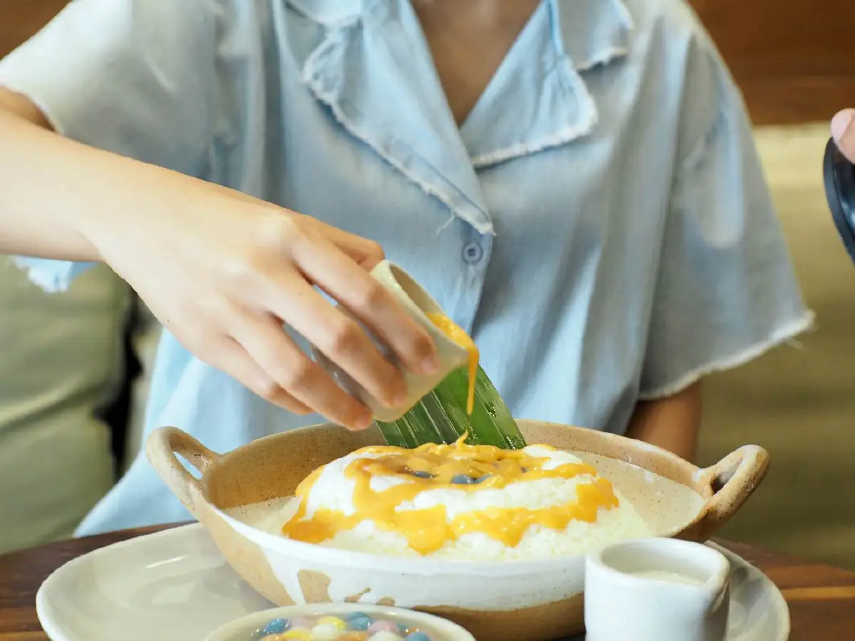 Cheevit Cheeva คาเฟ่ขนมหวานสไตล์ไทยในแบบอินเตอร์