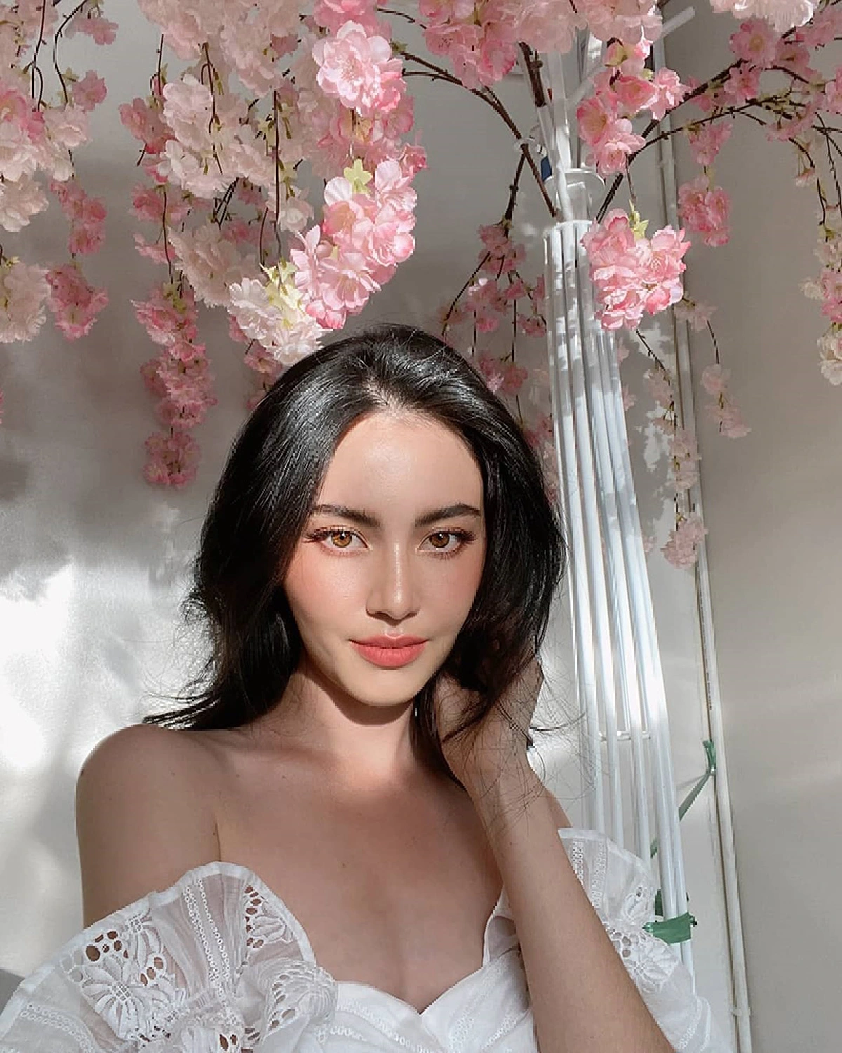 ดาเมจแรงมาก! ใหม่ ดาวิกา สวยเซ็กซี่ในชุดเกาะอกตัวจิ๋วริมทะเล 