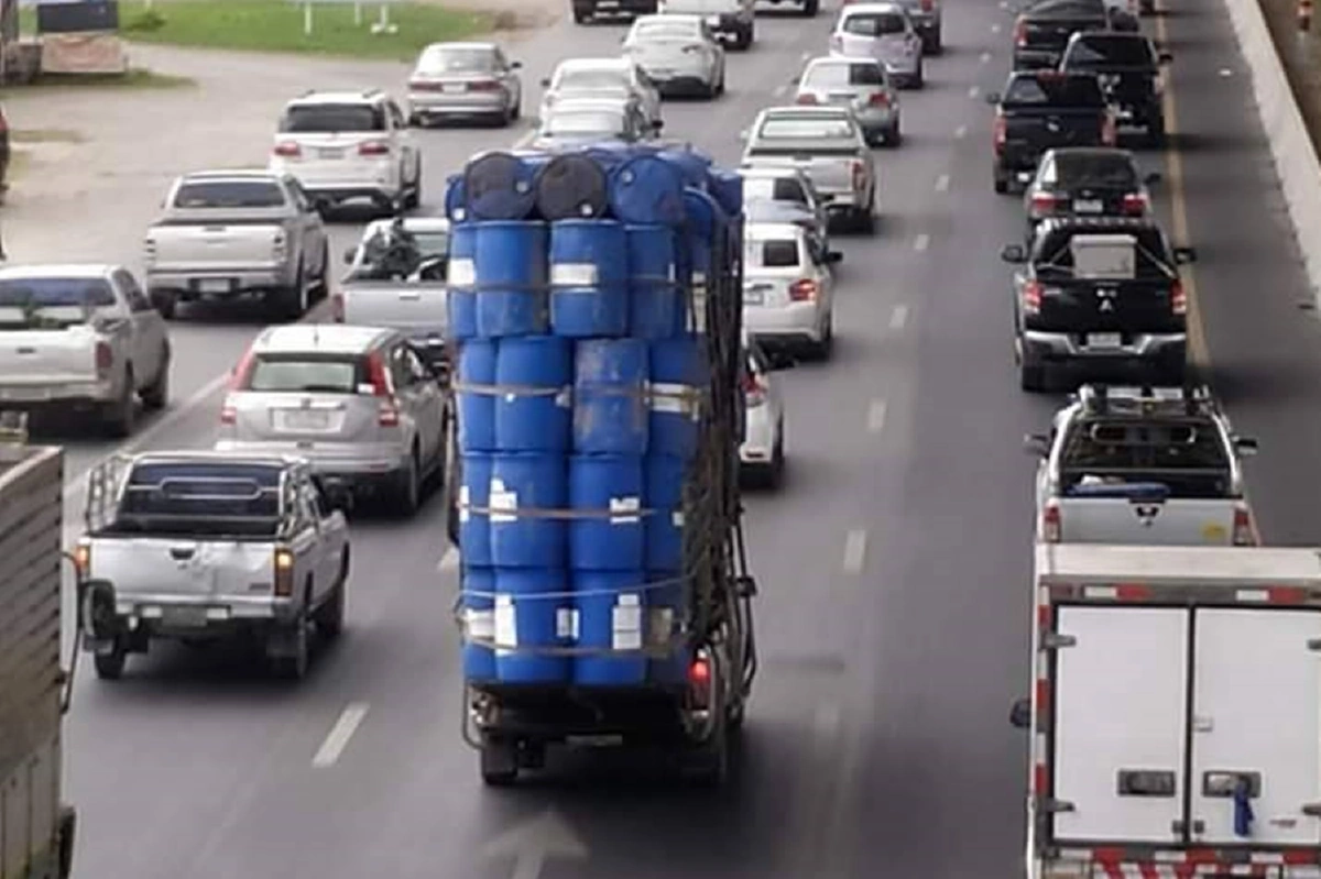 หยุดยาวเข้าพรรษาจราจรโคราชเต็มทุกช่องประชาชนเดินทางต่อเนื่อง