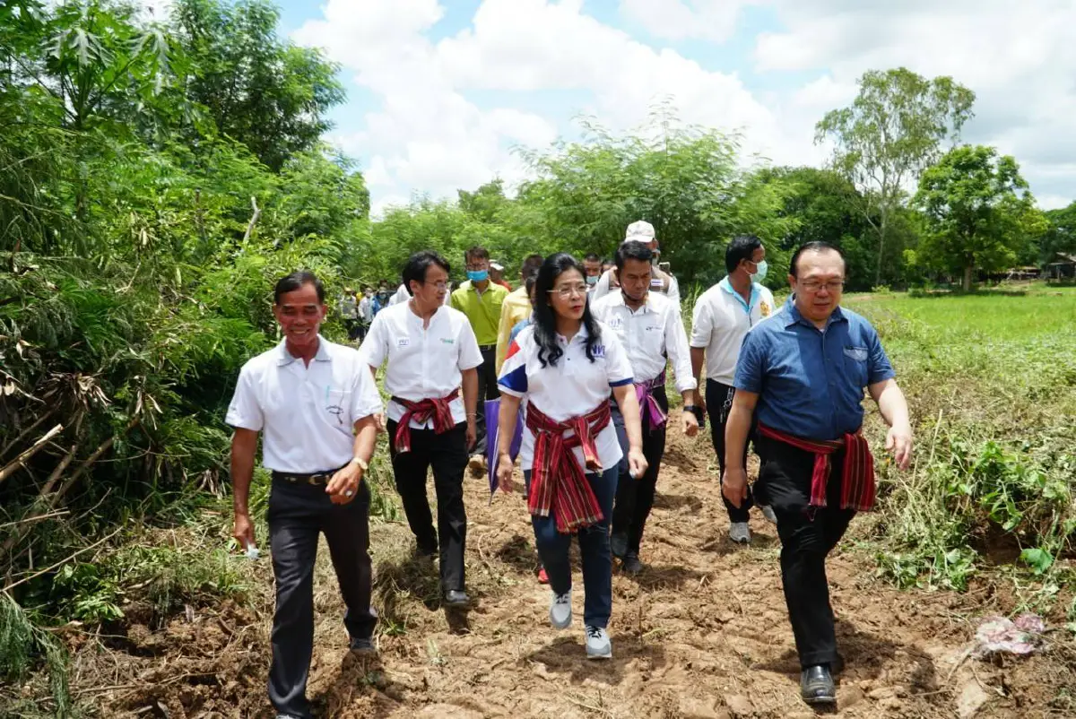 "สุดารัตน์"สะกิดรัฐบาลปรับการใช้งบฟื้นฟูเยียวยามาเน้นสร้างงานรายได้