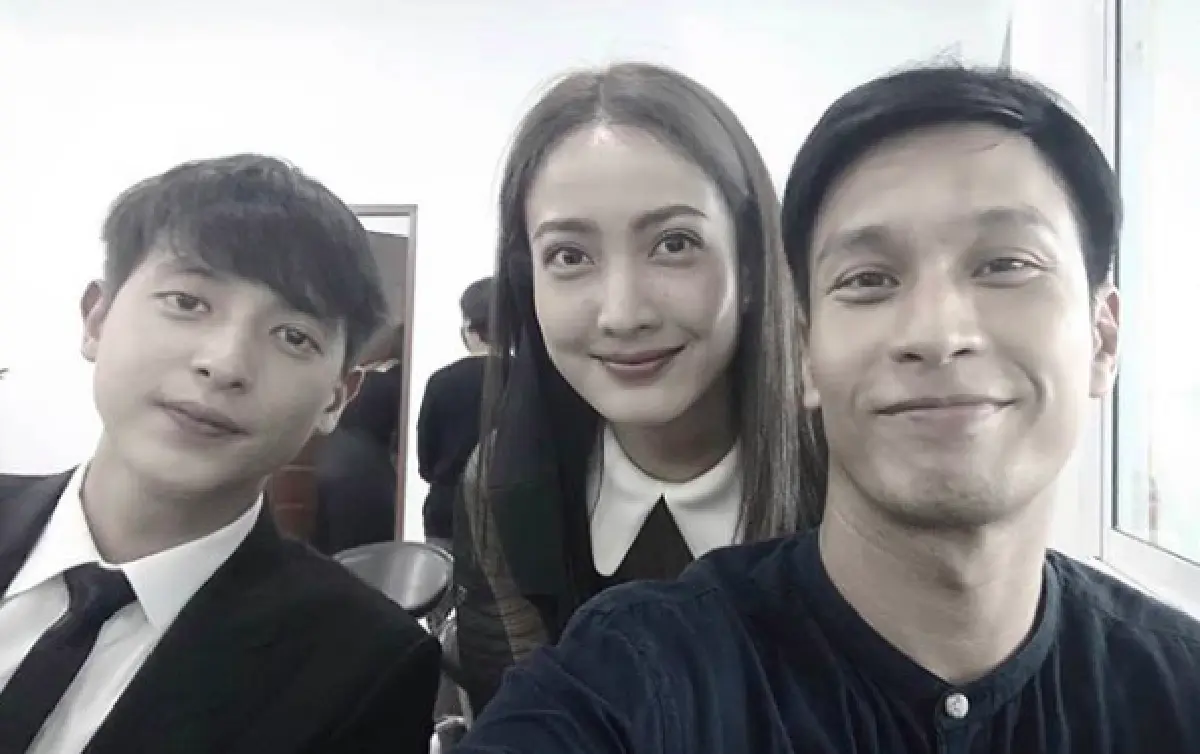 เหล่าคนบันเทิงเดินทางมาร่วมไว้อาลัย “คุณพ่อแต้ว ณฐพร”