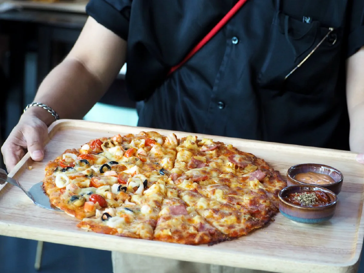 The Salares Coffee Bar & Bistro อิ่มอร่อยทุกจาน มื้อแห่งความสำราญย่านศาลายา