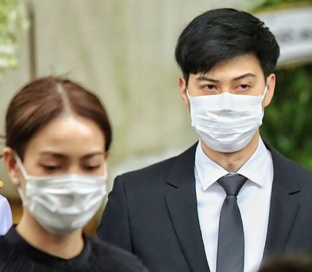 เหล่าคนบันเทิงเดินทางมาร่วมไว้อาลัย “คุณพ่อแต้ว ณฐพร”