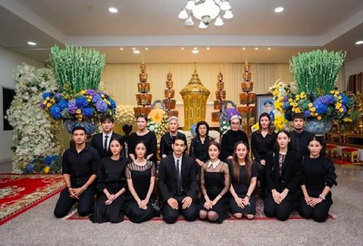 เหล่าคนบันเทิงเดินทางมาร่วมไว้อาลัย “คุณพ่อแต้ว ณฐพร”