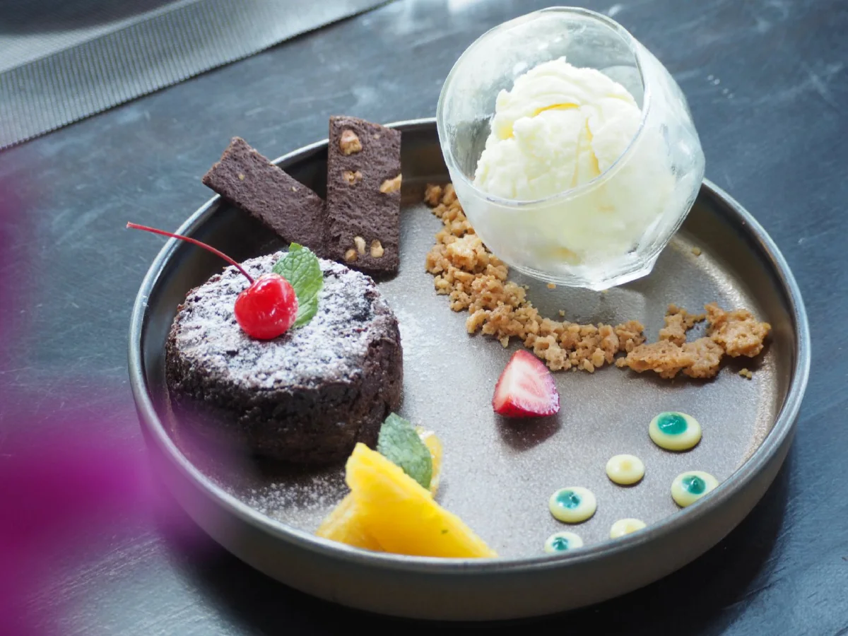 The Salares Coffee Bar & Bistro อิ่มอร่อยทุกจาน มื้อแห่งความสำราญย่านศาลายา