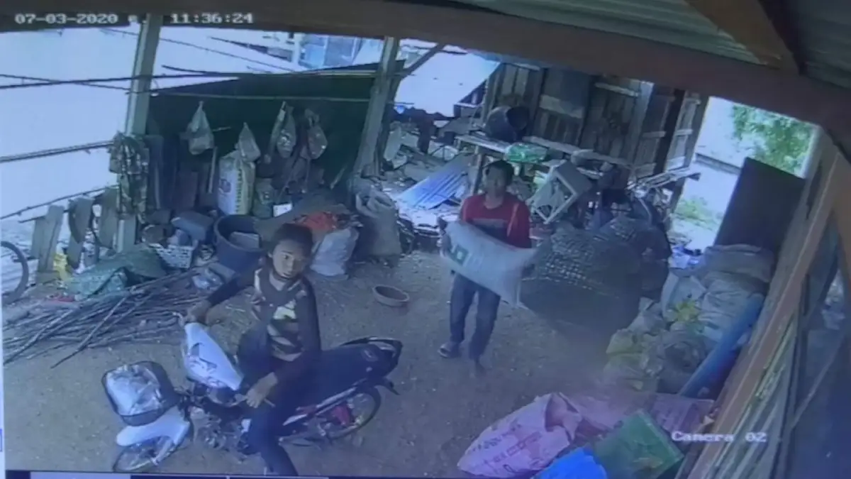 2 โจรขี่จยย.ฉกข้าวเปลือกในบ้านไป 2 กระสอบตอนกลางวันแสกๆ